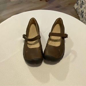 keen brown shoes size 7-1/2 like new